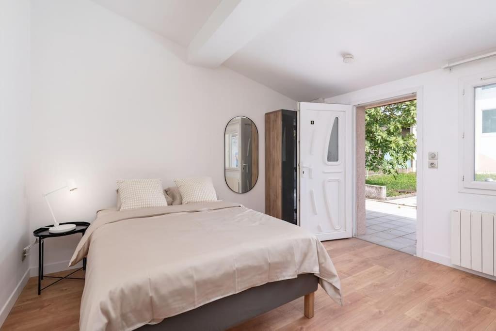 Lumignons Lyonnais - Doua Appartement Villeurbanne Buitenkant foto