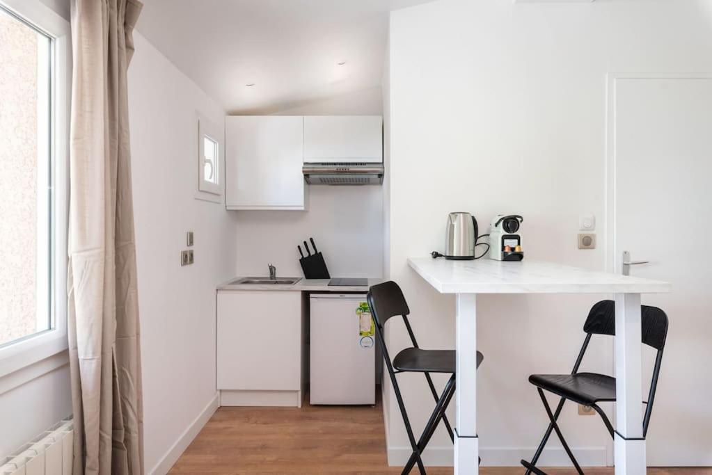 Lumignons Lyonnais - Doua Appartement Villeurbanne Buitenkant foto